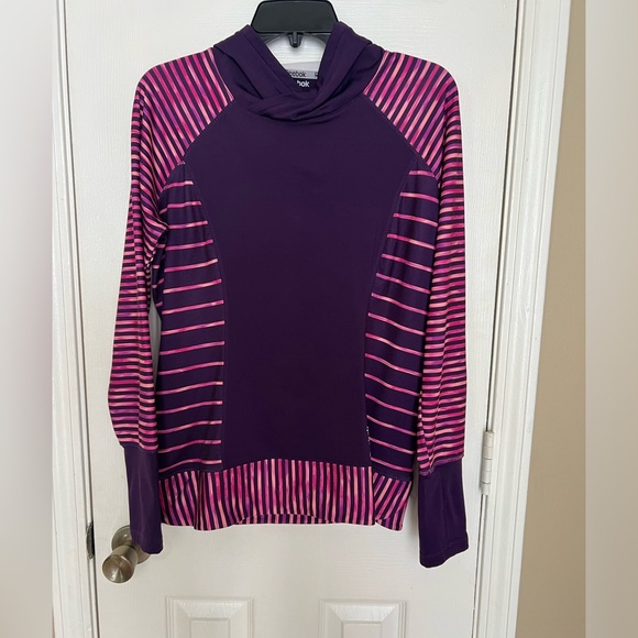 Reebok Tops - Reebok size medium excellent condition